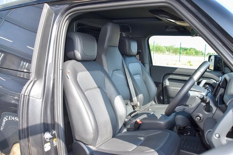 Defender 90 Hard Top X-Dynamic HSE D300 (VAT Q)