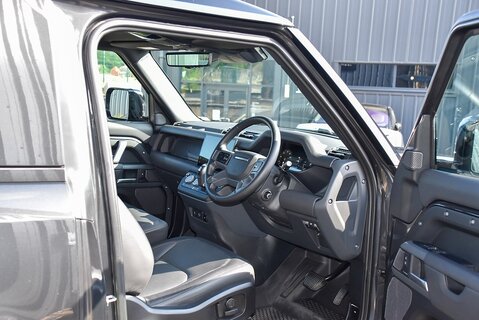 Defender 90 Hard Top X-Dynamic HSE D300 (VAT Q)