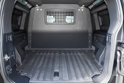 Defender 90 Hard Top X-Dynamic HSE D300 (VAT Q)