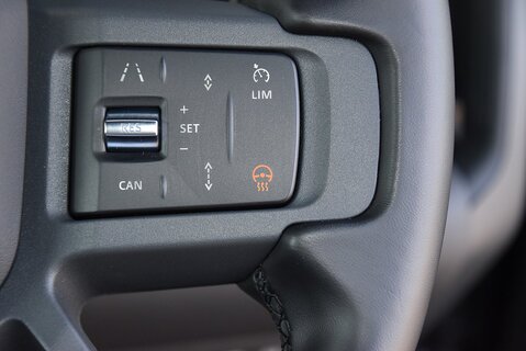 Defender 90 Hard Top X-Dynamic HSE D300 (VAT Q)