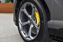 2022 Lamborghini Urus 