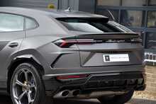 2022 Lamborghini Urus 