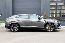 2022 Lamborghini Urus 