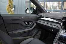 2022 Lamborghini Urus 