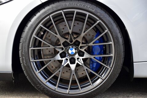 (F87) M2 Competition DCT