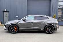 2023 Lamborghini Urus Performante 