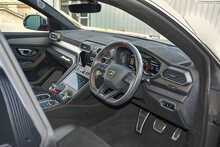 2023 Lamborghini Urus Performante 