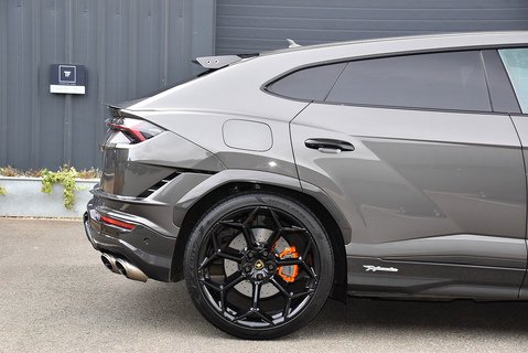 Urus Performante