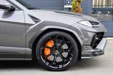 2023 Lamborghini Urus Performante 