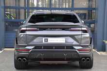 2023 Lamborghini Urus Performante 