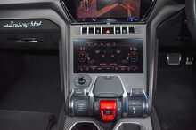 2023 Lamborghini Urus Performante 