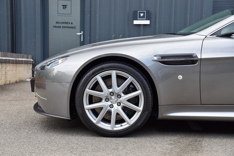 V8 Vantage 4.7 Coupe Manual