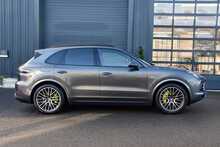 2020 Porsche Cayenne 3.0 V6 E-Hybrid 