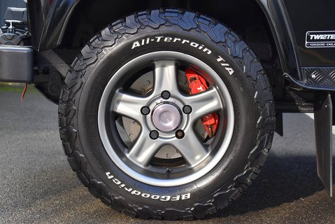 Defender 110 'Twisted T80' XS Utility (7 Seat)