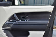 2022 Land Rover SE 3.0 D300 MHEV 