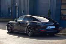 2023 Porsche Panamera V8 Turbo S 