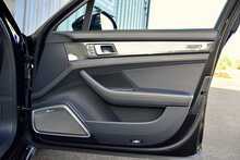 2023 Porsche Panamera V8 Turbo S 