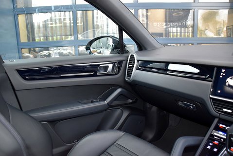 Cayenne Coupe Platinum Edition