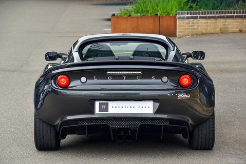 Elise Sport 220
