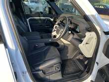 LAND ROVER DEFENDER 110 FINISHED IN FUJI WHITE