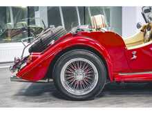 MORGAN PLUS 8 CORSA RED