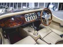 MORGAN PLUS 8 CORSA RED