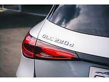 MERCEDES GLC 220D (MHEV) FINISHED IN MOJAVE SILVER