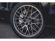 PORSCHE MACAN GTS FINIHSED IN METALLIC BLACK