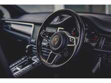 PORSCHE MACAN GTS FINIHSED IN METALLIC BLACK