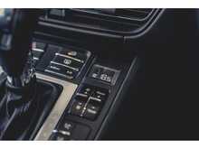 PORSCHE MACAN GTS FINIHSED IN METALLIC BLACK