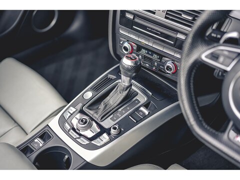 4.2 FSI V8 Cabriolet 2dr Petrol S Tronic quattro Euro 5 (450 ps)