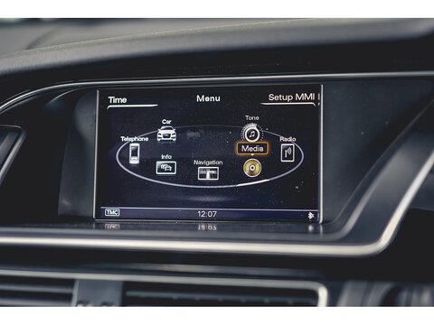 4.2 FSI V8 Cabriolet 2dr Petrol S Tronic quattro Euro 5 (450 ps)