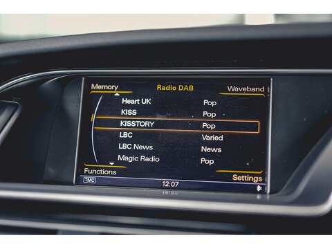 4.2 FSI V8 Cabriolet 2dr Petrol S Tronic quattro Euro 5 (450 ps)