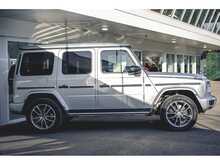 MERCEDES G 400D IN IRIDIUM SILVER