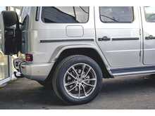 MERCEDES G 400D IN IRIDIUM SILVER