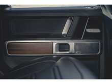 MERCEDES G 400D IN IRIDIUM SILVER