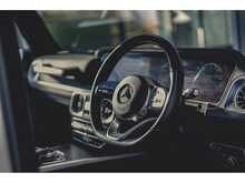 MERCEDES G 400D IN IRIDIUM SILVER