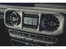 MERCEDES G 400D IN IRIDIUM SILVER