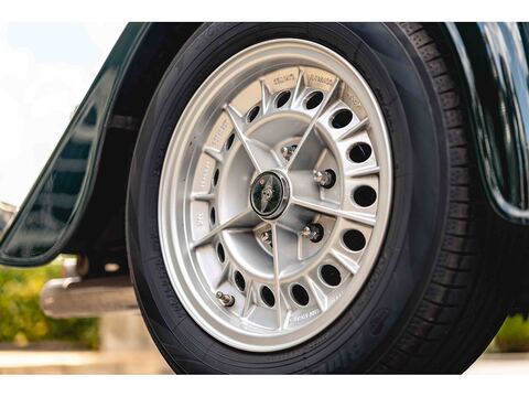 2.0 Convertible 2dr Petrol Manual (2 seat) (172 g/km, 145 bhp)