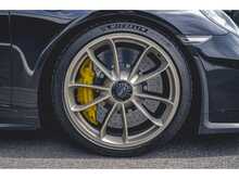 PORSCHE 911 991.2 GT3 CLUBSPORT IN JET BLACK