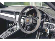 PORSCHE 911 991.2 GT3 CLUBSPORT IN JET BLACK