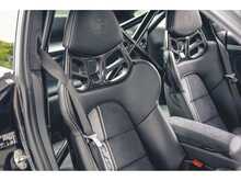 PORSCHE 911 991.2 GT3 CLUBSPORT IN JET BLACK