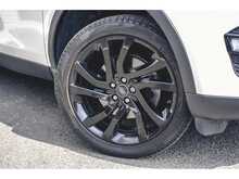 LAND ROVER DISCOVERY SPORT IN FIJI WHITE