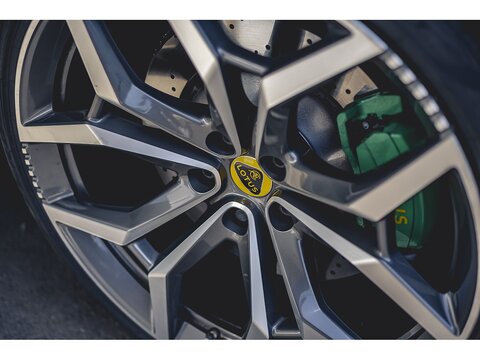 112kWh R SUV 5dr Electric Auto 4WD (Dual Motor) (917 ps)