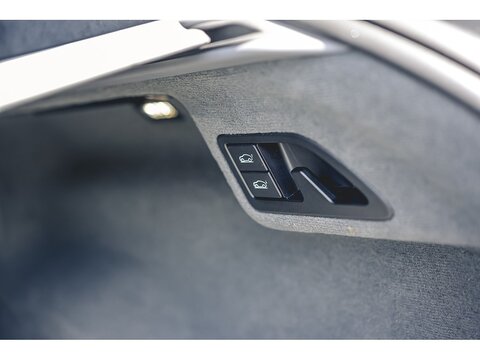 112kWh R SUV 5dr Electric Auto 4WD (Dual Motor) (917 ps)