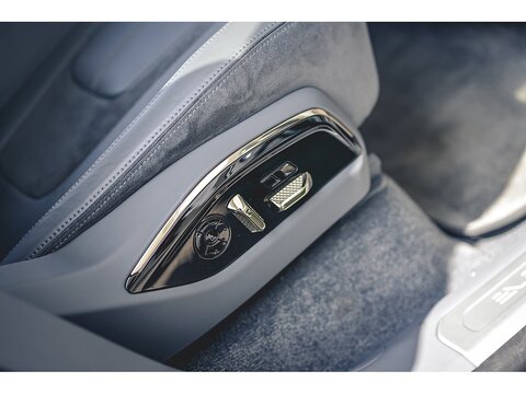 112kWh R SUV 5dr Electric Auto 4WD (Dual Motor) (917 ps)