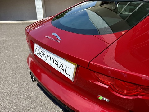 5.0 V8 R Coupe 2dr Petrol Auto Euro 5 (s/s) (550 ps)