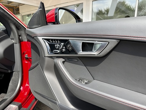 5.0 V8 R Coupe 2dr Petrol Auto Euro 5 (s/s) (550 ps)