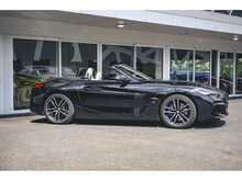 BMW Z4 30i IN SAPPHIRE BLACK