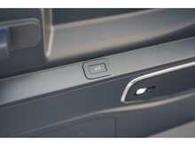 Land Rover Range Rover P550e Autobiography 